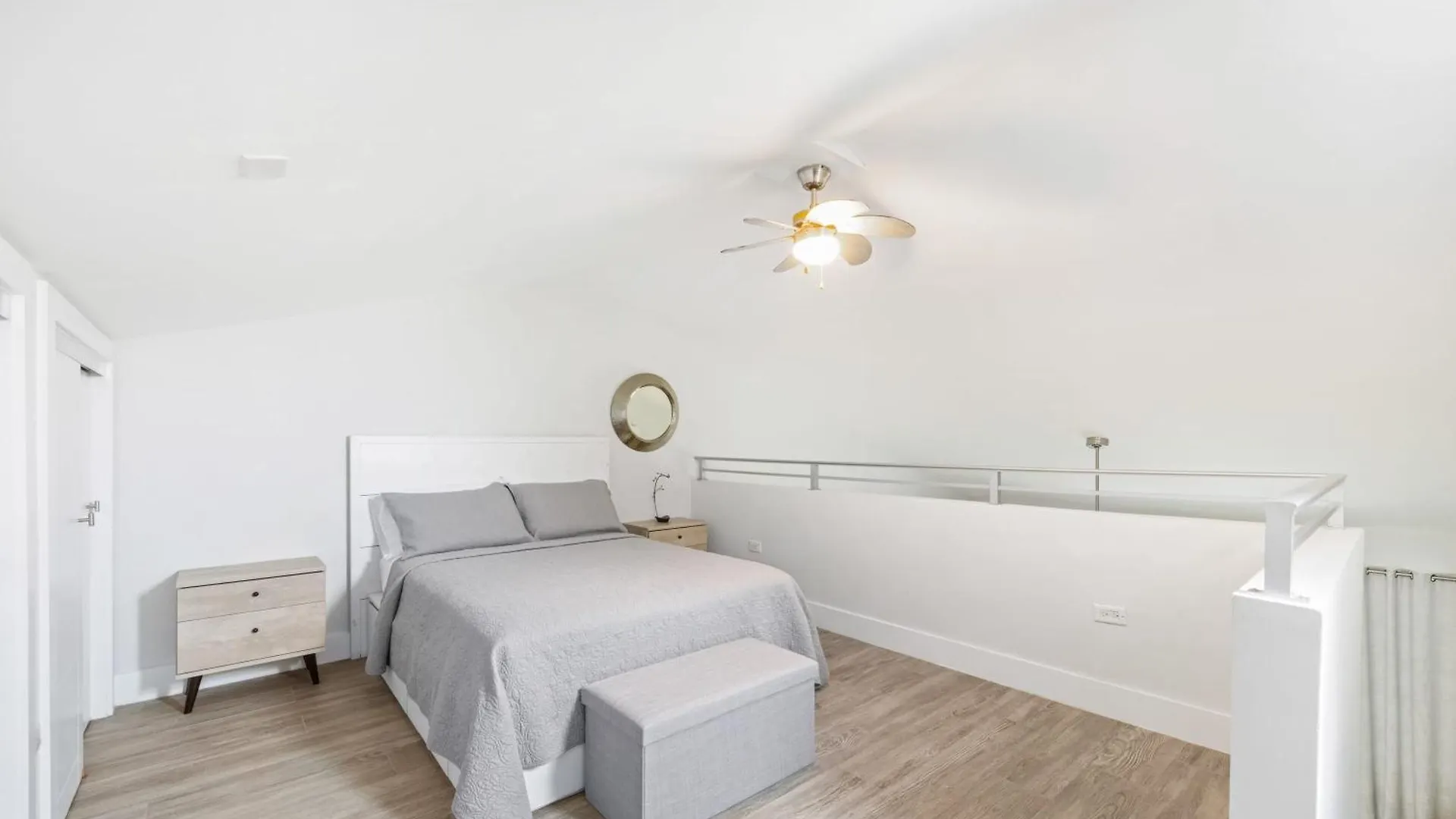 Beach Living At Island Pine Villas 'Bljw' George Town Apartment