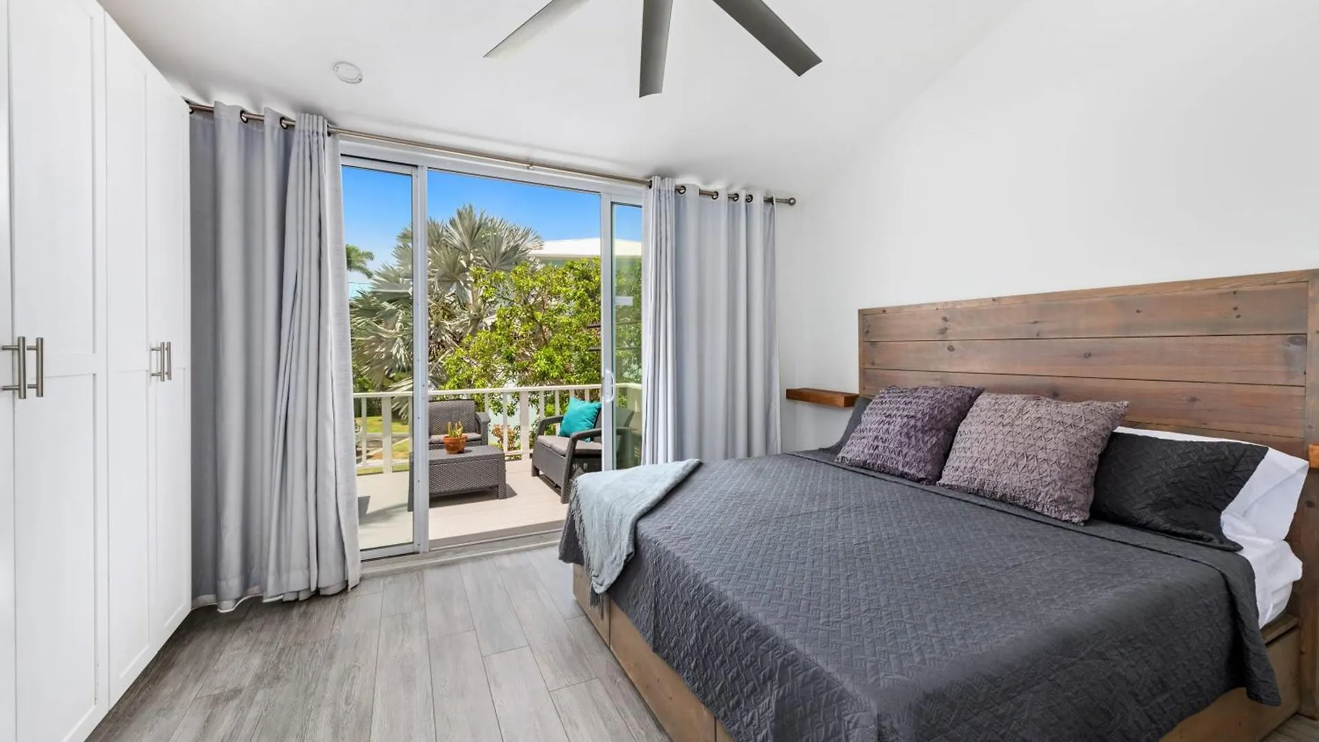 Beach Living At Island Pine Villas 'Bljw' George Town 0*,